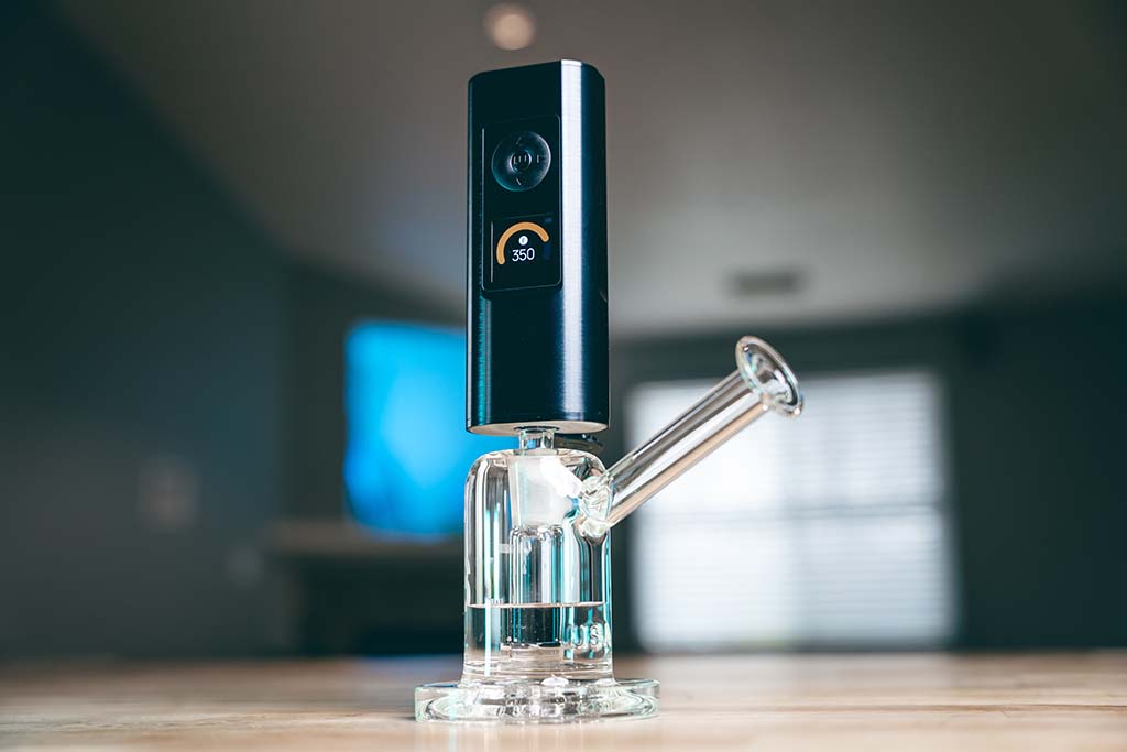 Arizer Solo 3 v2 Review Connected to Bubbler